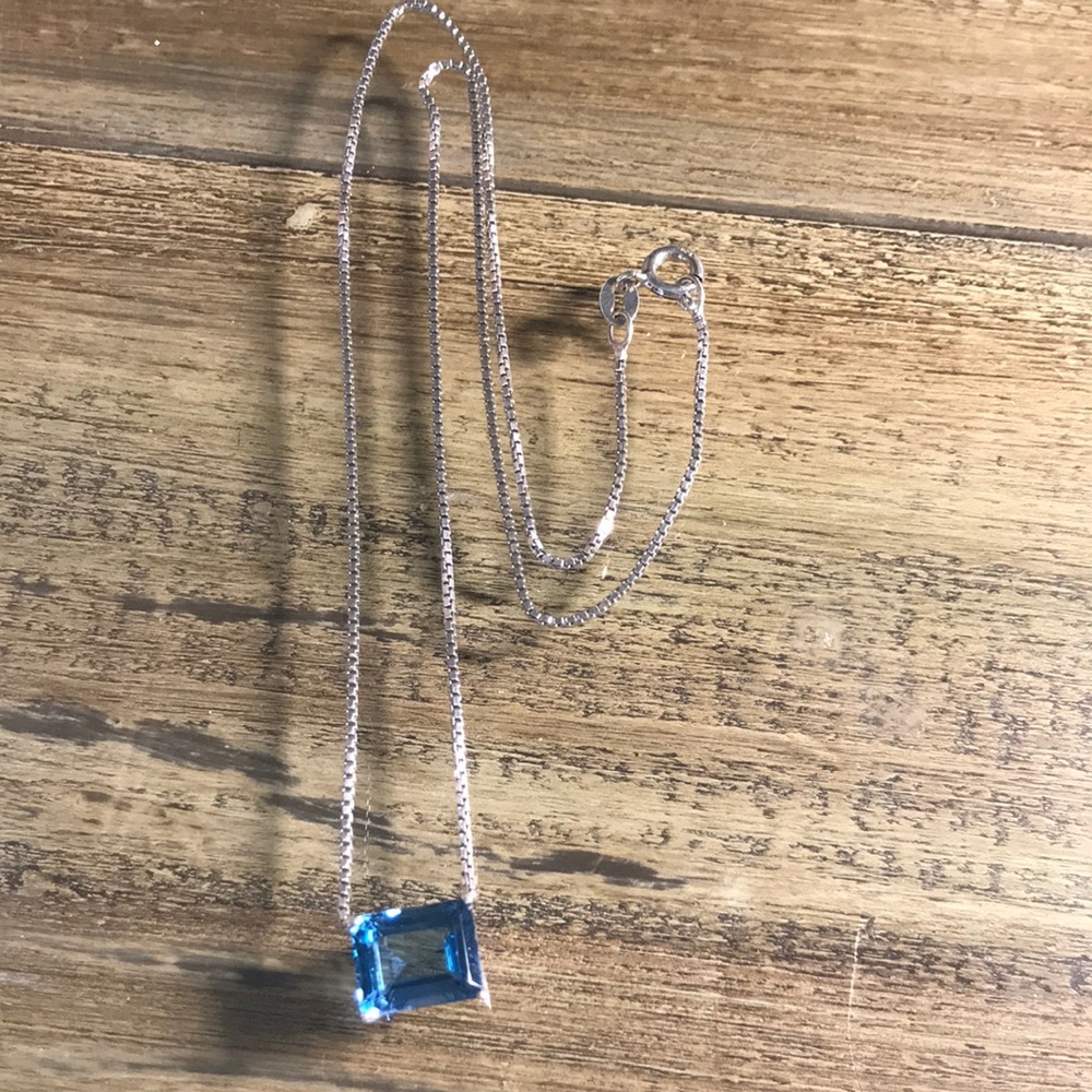 Elegant Blue Silver Necklace